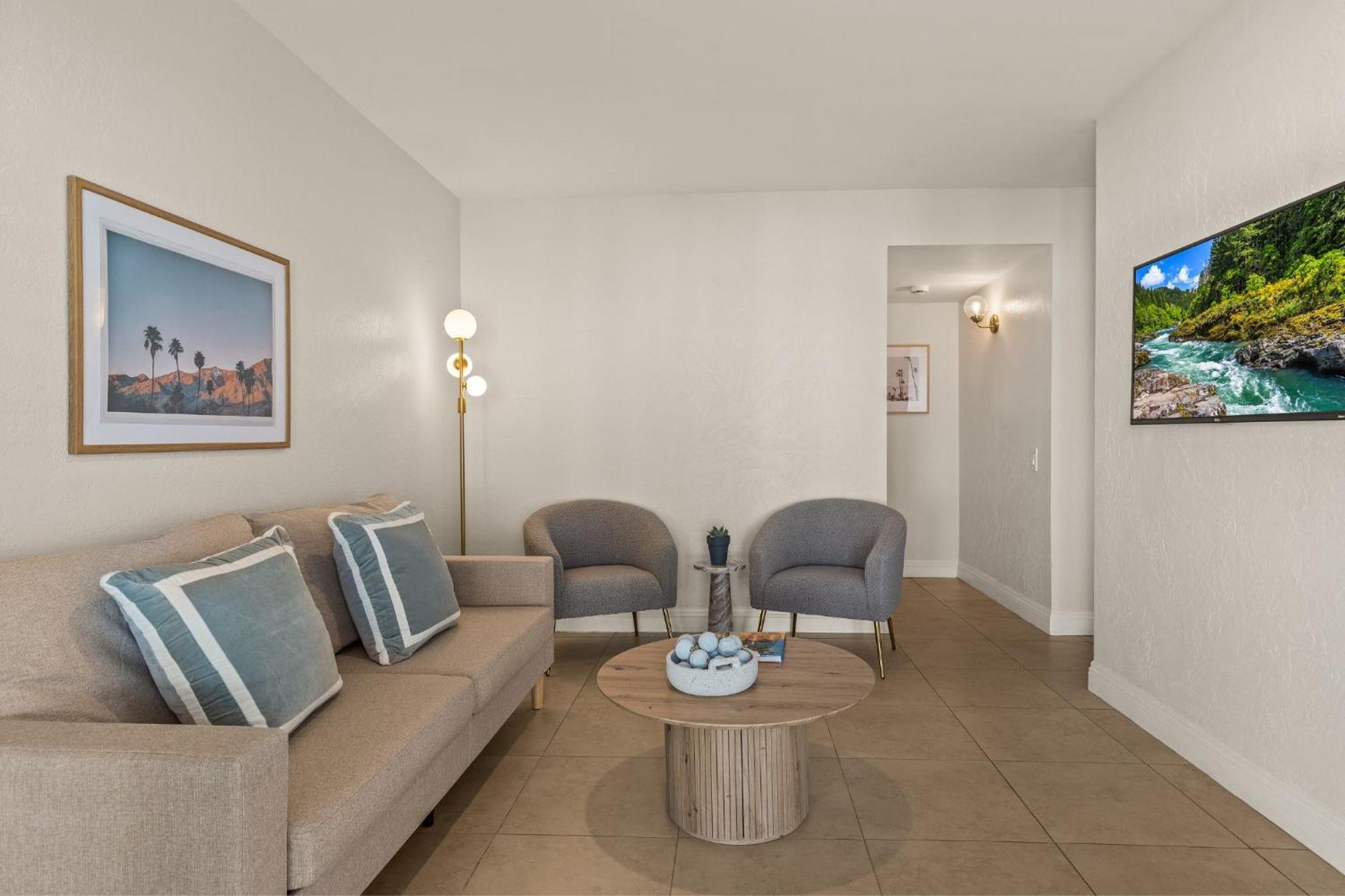 Casa Oliver Hotel & Resort - A Men'S Clothing Optional Resort In Palm Springs Exterior photo