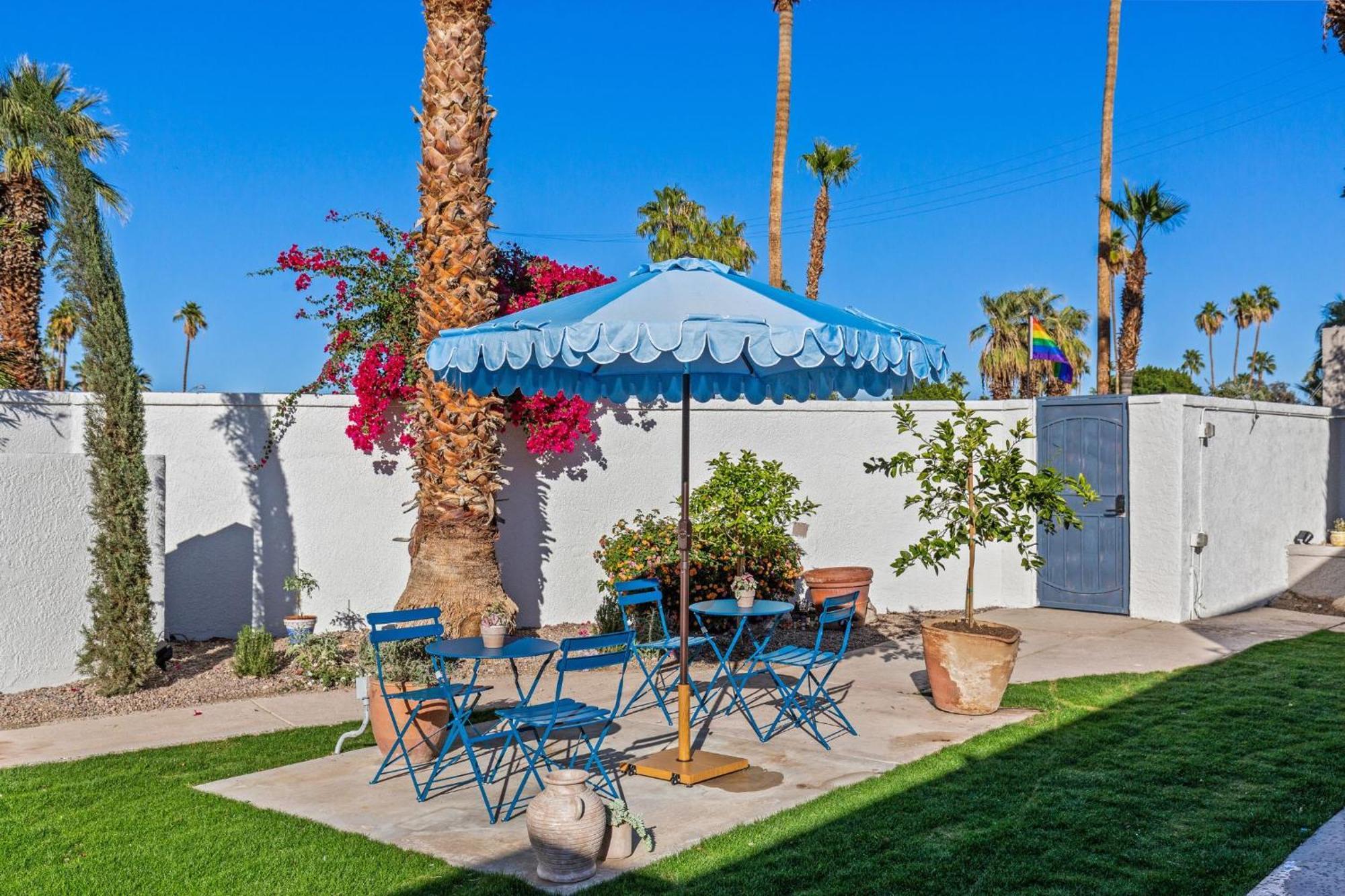 Casa Oliver Hotel & Resort - A Men'S Clothing Optional Resort In Palm Springs Exterior photo