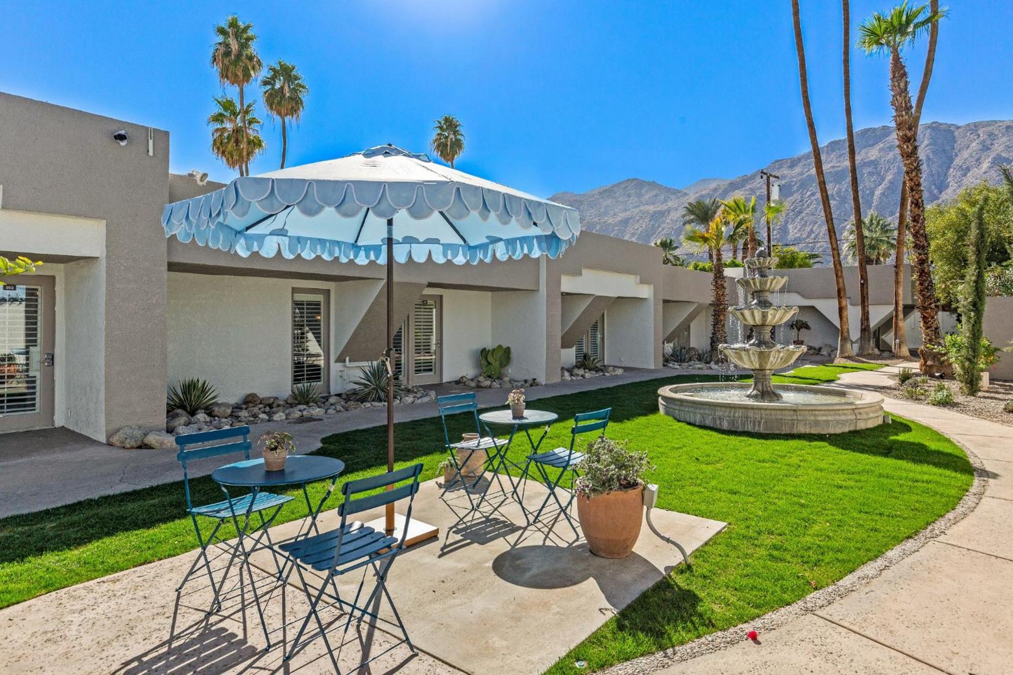 Casa Oliver Hotel & Resort - A Men'S Clothing Optional Resort In Palm Springs Exterior photo