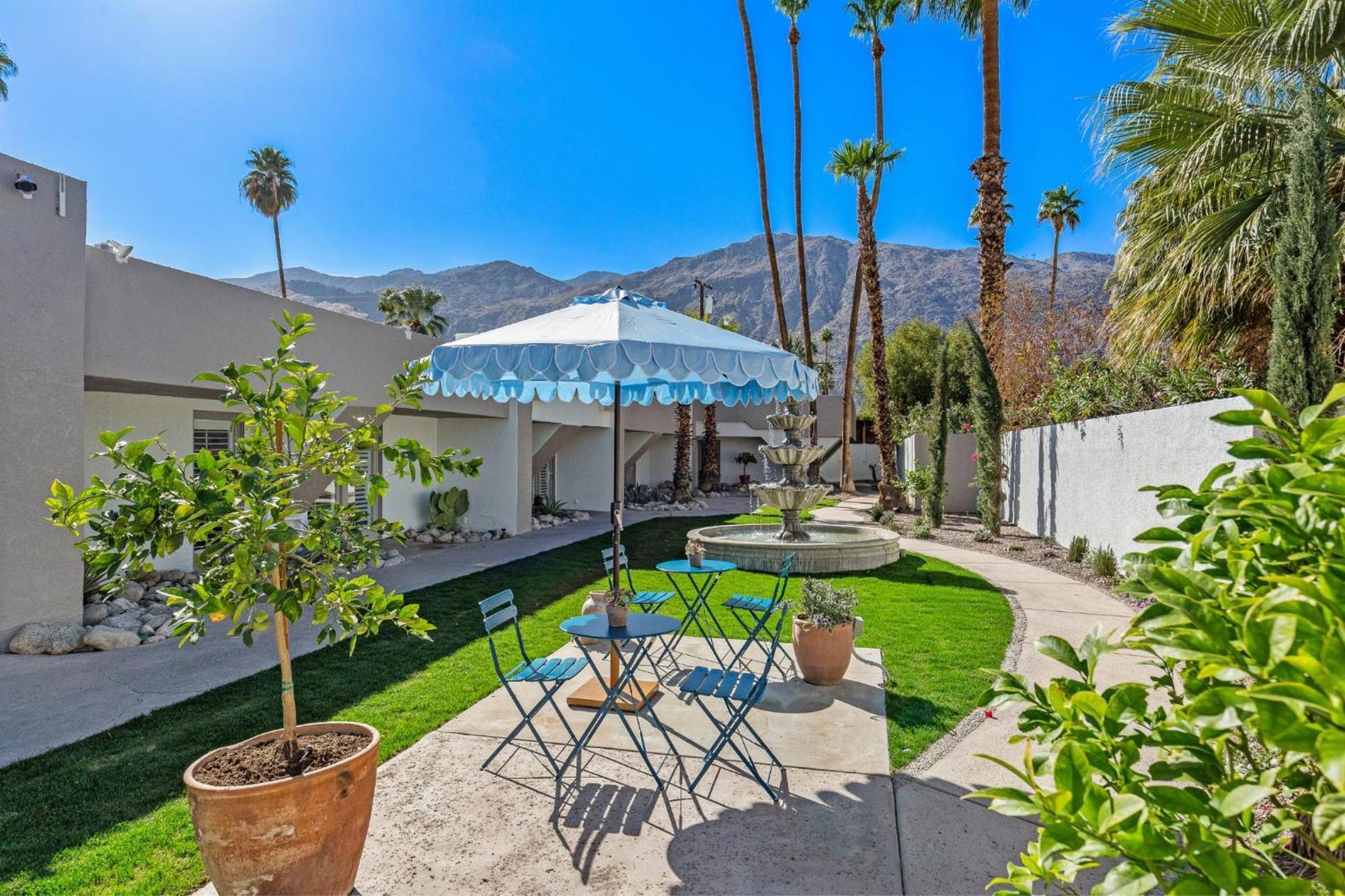 Casa Oliver Hotel & Resort - A Men'S Clothing Optional Resort In Palm Springs Exterior photo