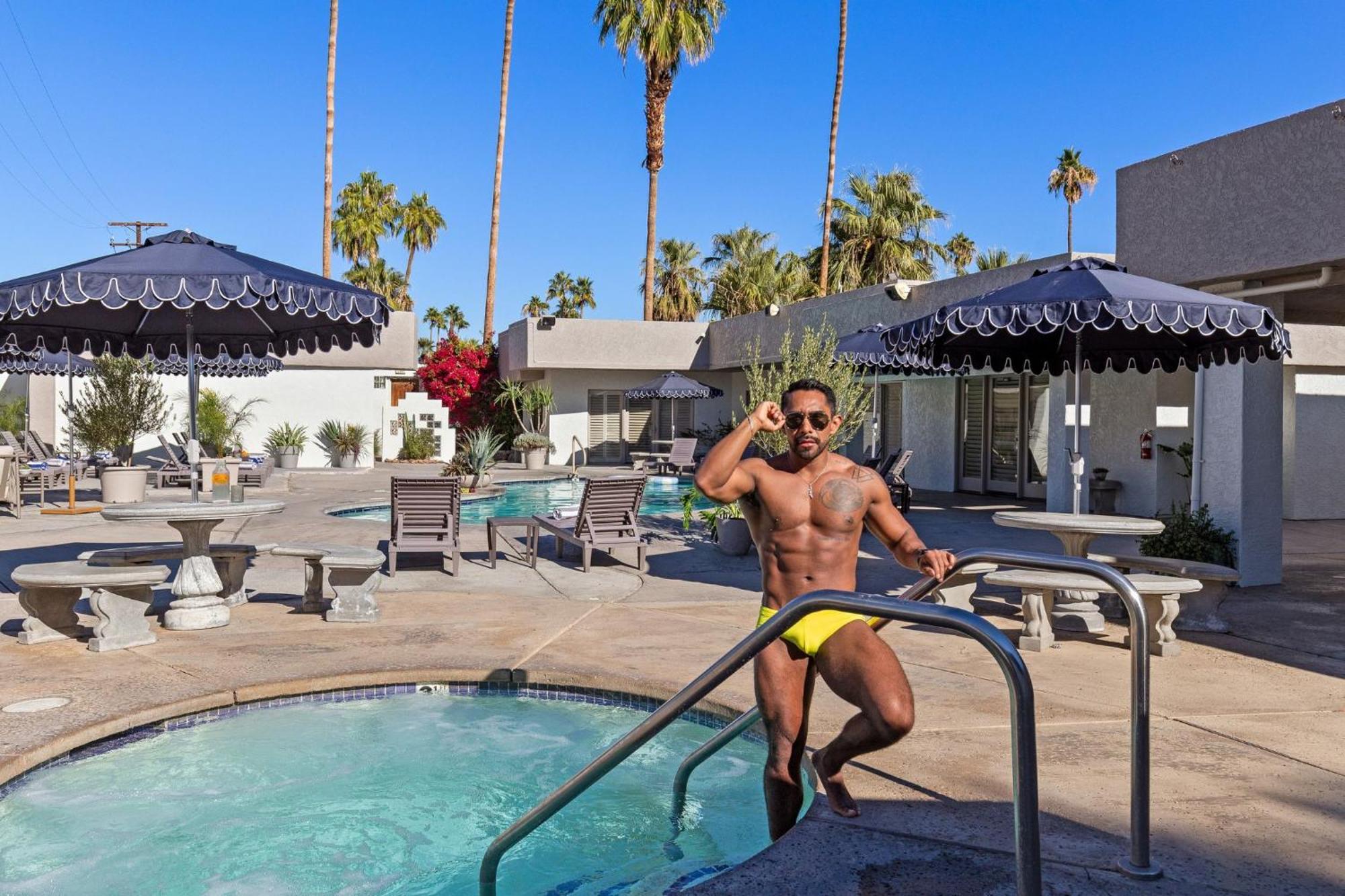 Casa Oliver Hotel & Resort - A Men'S Clothing Optional Resort In Palm Springs Exterior photo
